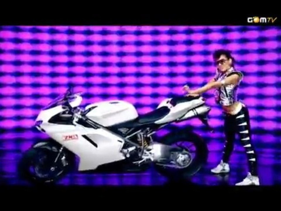 "fire" (space version) de 2ne1