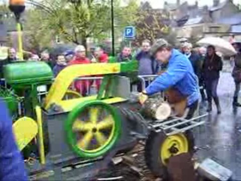 Festival des chanteurs de rue 2009 : casseuse à bois