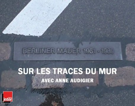 Sur les traces du mur - Le mur de dominos