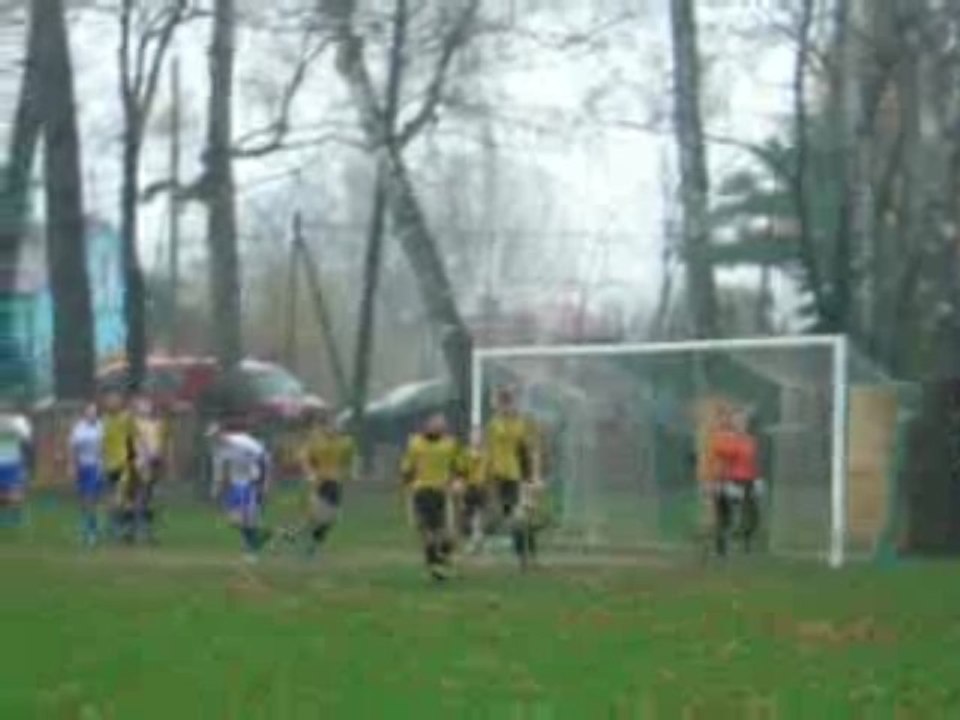 Strzał głową Pawła Rebizaka