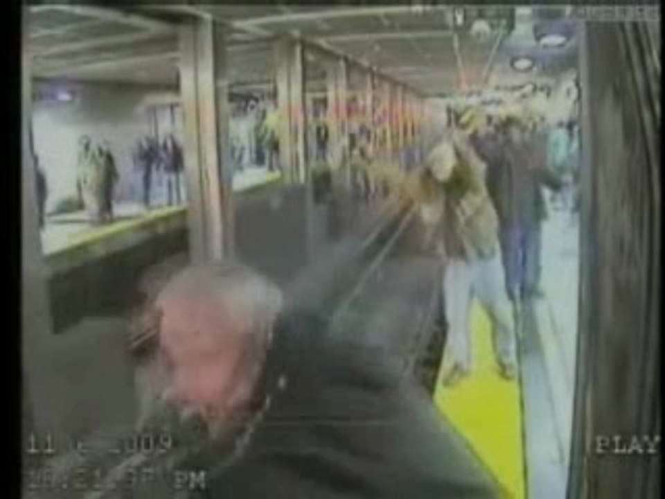 Saoule, elle chute sur la voie avant l'arrivée du métro...