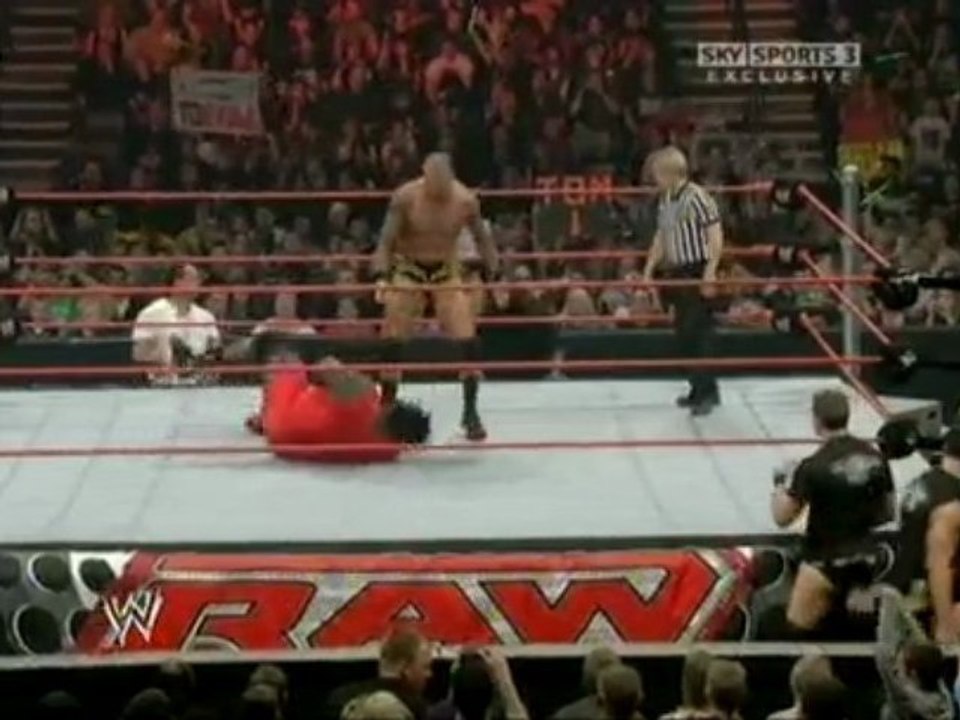 Randy Orton Vs Mark Henry + Segment Vip Lounge