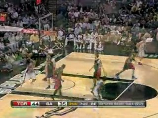 NBA Richard Jefferson throws down the jam in the second quar