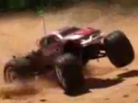 Traxxas Revo 3.3 - Traxxas Trucks