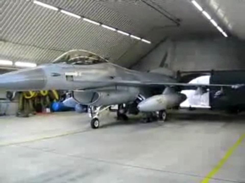 ***LE F16***pour phil merci dédé de ton inspiration lol