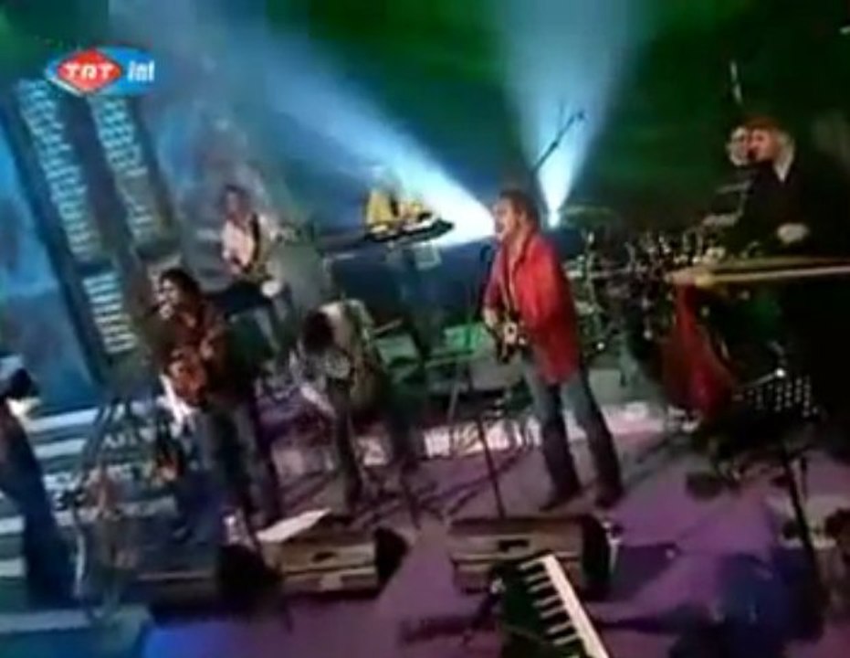 Yeni Türkü - Deliler (www.turkcerock.net)