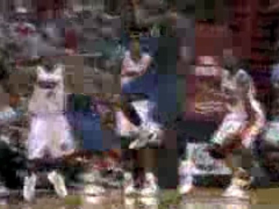 NBA Dwyane Wade steals the pass and goes coast-to-coast for