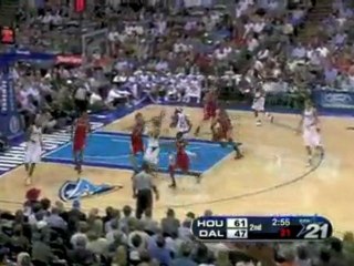 NBA Jason Kidd floats a beautiful pass to Erick Dampier for