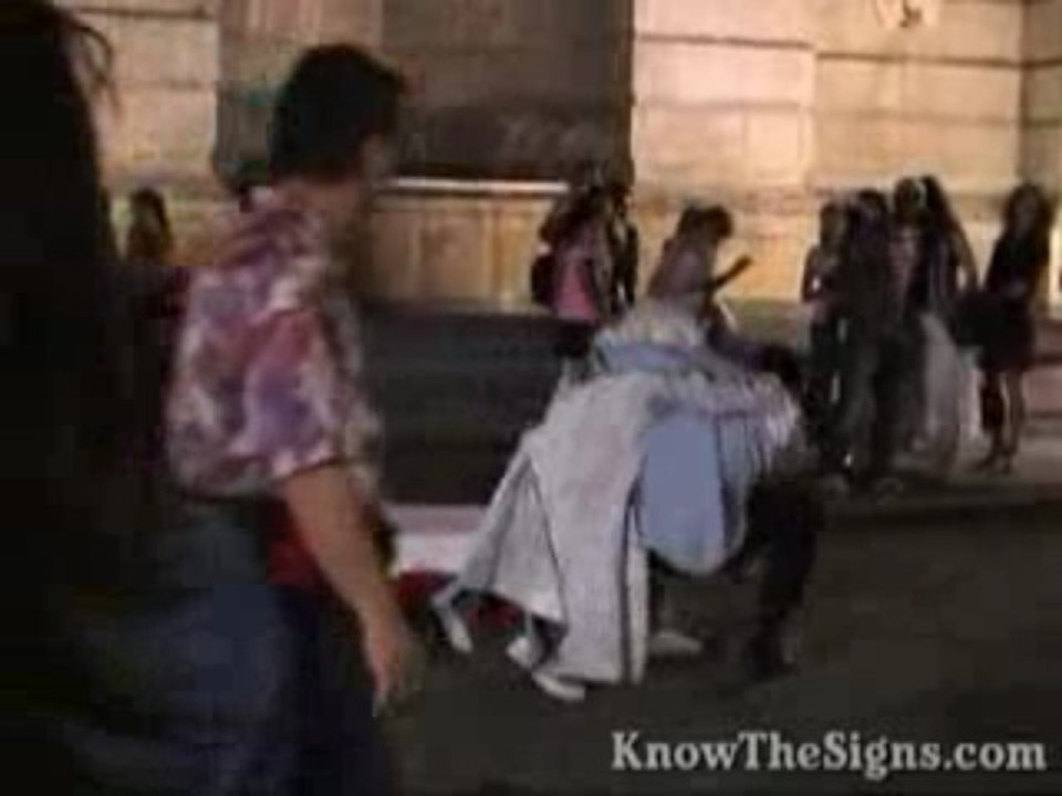 Mime Artist Provoked By Drunk