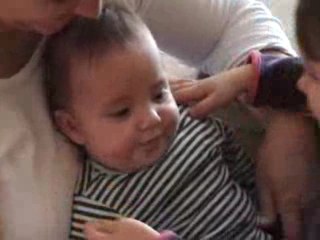 lisa fait rire son frère - 111109