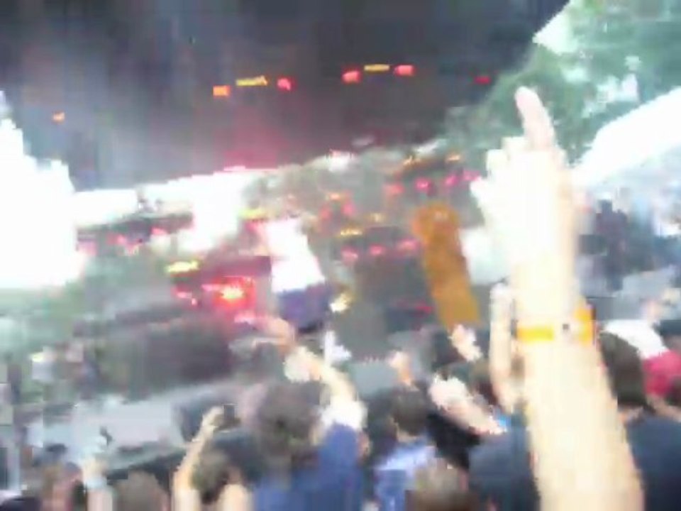 MANIACX @ FESTIVAL DU CHIEN A PLUMES 2009  ambiance public..