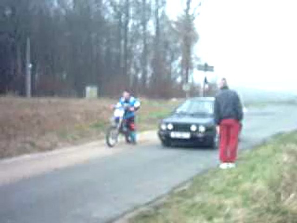 VW Golf II GTI vs. Yamaha YZ 85