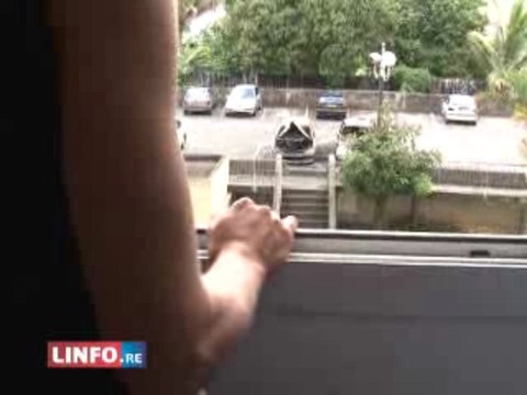 info faits divers reunion: Un homme tente de brûler ses vois