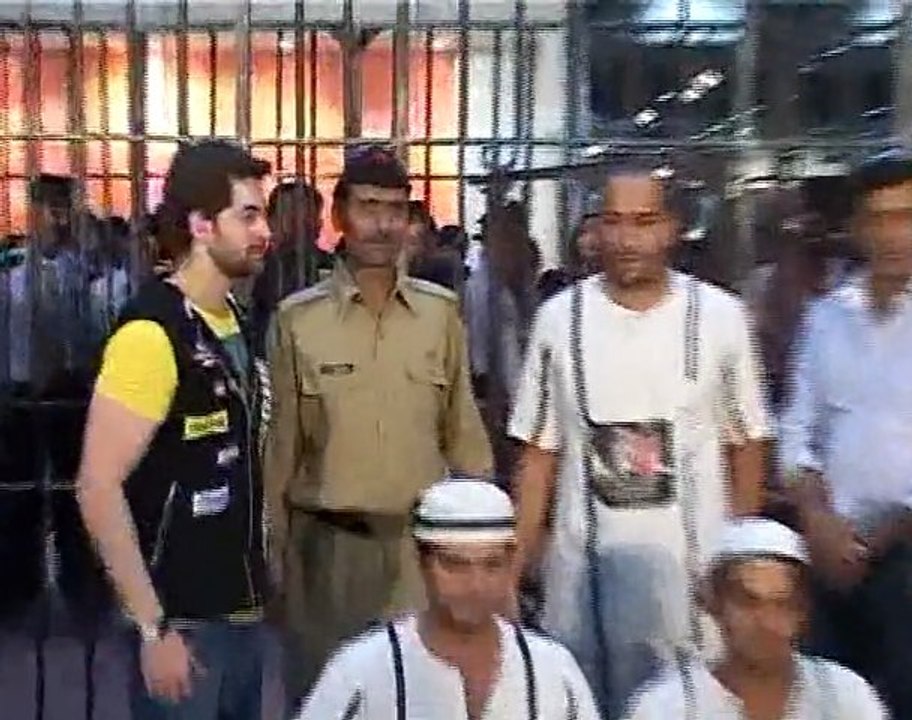 Mughda puts Madhur Behind Bars!!!