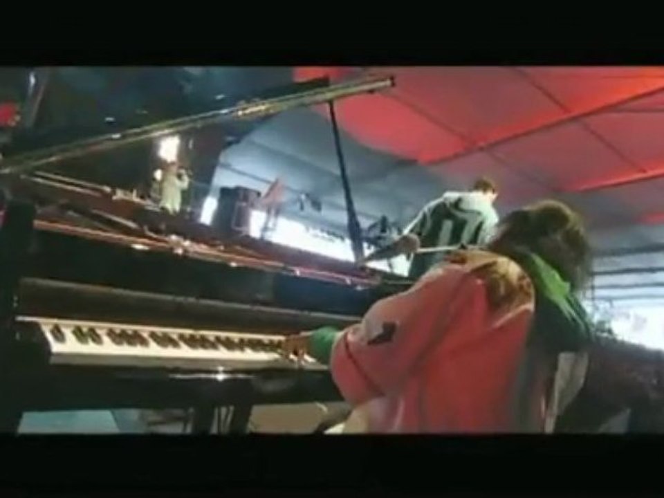 CocoRosie - Beautiful Boyz (live at Art Rock)