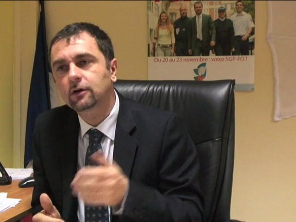 Baisse délinquance: le sifflet magique d'Hortefeux 2