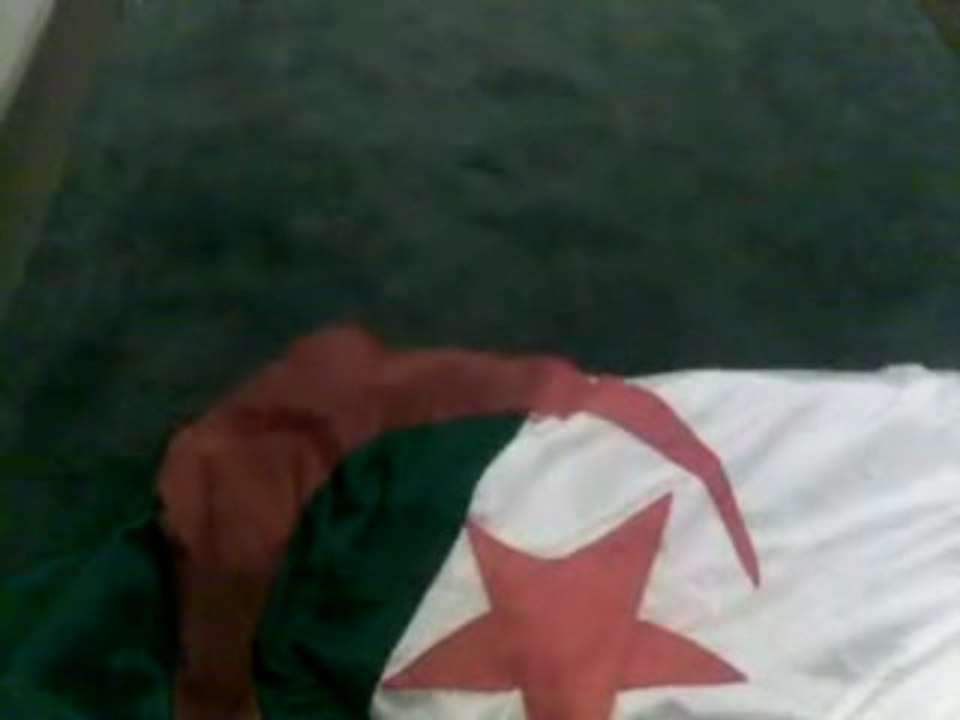 L'equipe d'Algerienne de foot sauvagement agressés en Egypte