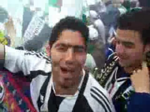 Les Algeriens danger... en route pour Caire...