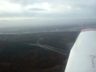 le commandant matthias est son co plilote bruno