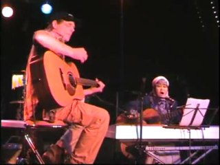 Aysenur Helen Hak cihana doludur