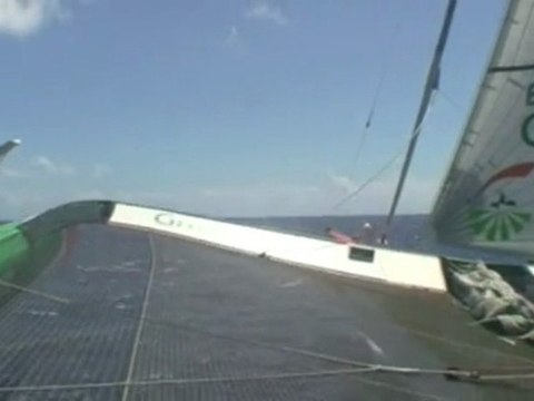 Trophée Jules Verne / Groupama 3 passe l'équateur