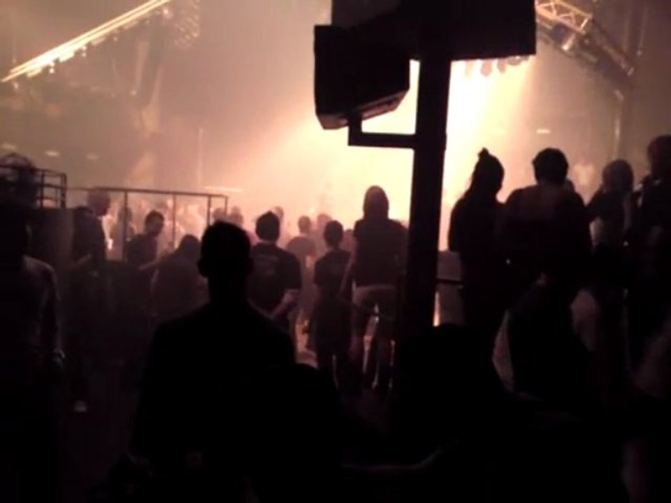 Peace and love la Bush 10-11-09 part.2