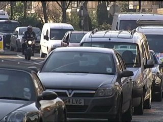 Carbon dioxide emissions 'cut by recession'