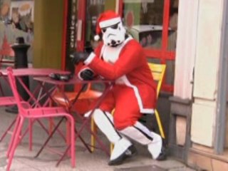 Petit Papa Trooper – Un Stormtrooper en terrasse