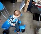 3 - Raphaël sur son 1er vélo