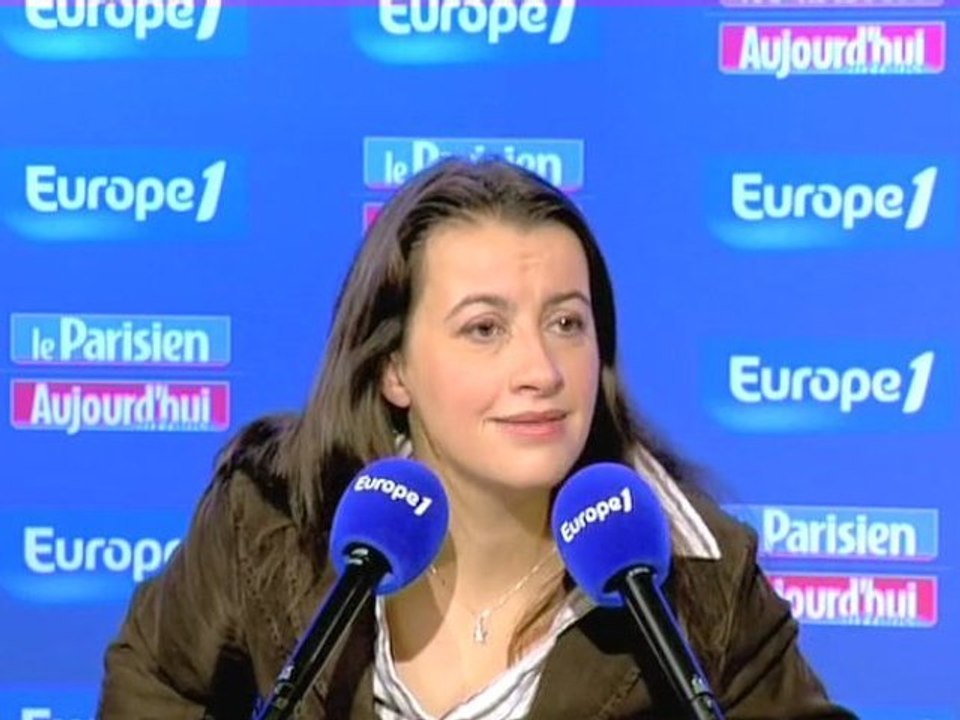 Duflot : le débat sur l'identité nationale est "dégueulasse"