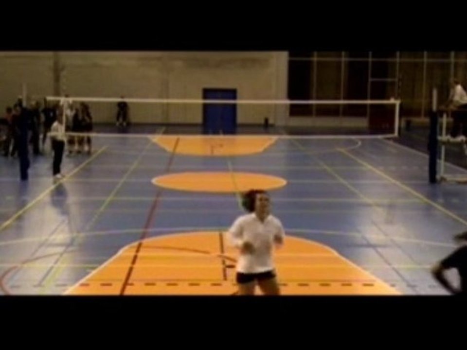 Bianca Gomes Outside Hitter Receiver number 12