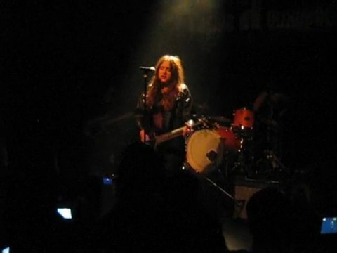 Izia Life is going down à l'Usine à Chapeaux !