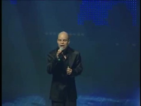 Charlie Martin Jr chante My Way