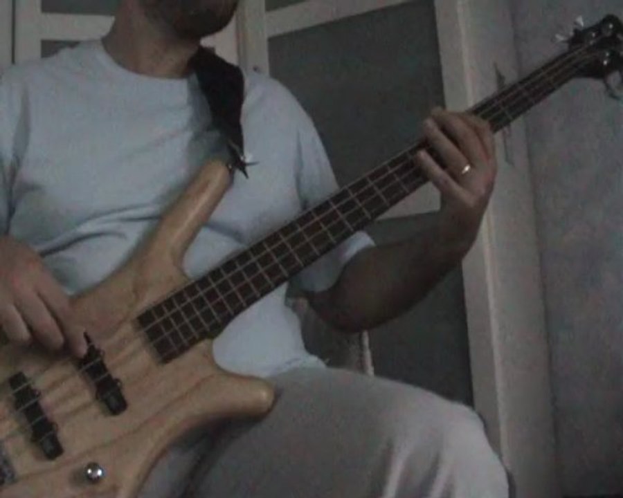 Fredericks, Goldman et Jones 1, 2, 3 Cover bass