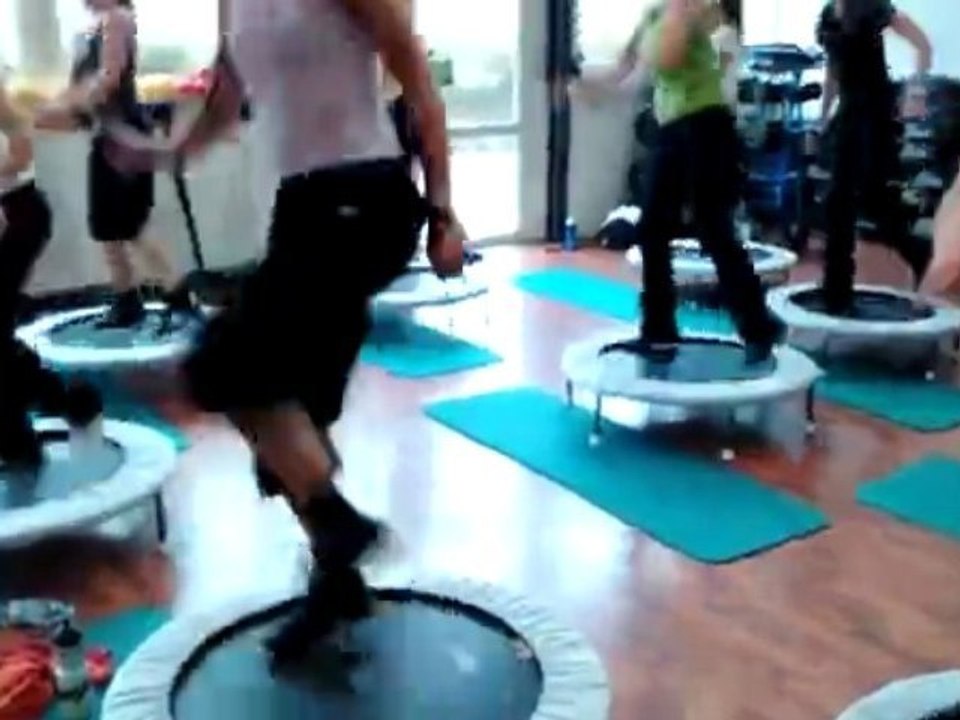 Aerobic Jump by Fabian Kühn