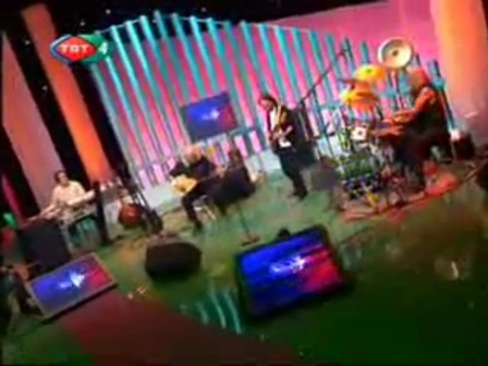 Moğollar - Berkay Oyun Havası (www.turkcerock.net)