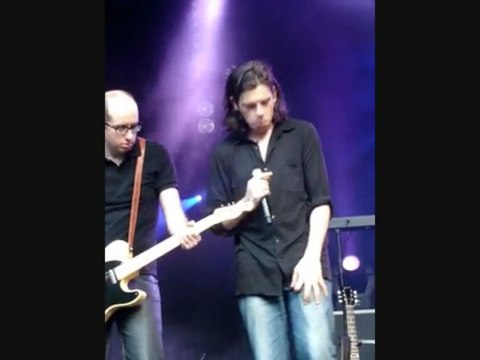 Laisse aboyer les chiens - BIOLAY