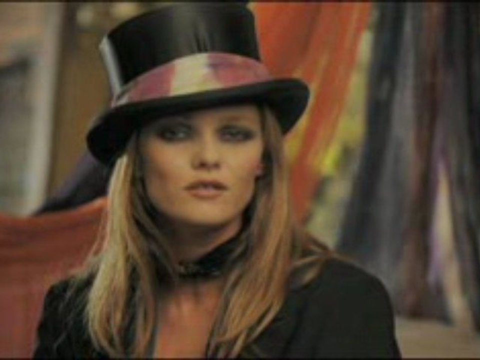 Vanessa Paradis en concert privé acoustique le 22 novembre