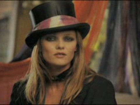 Vanessa Paradis en concert privé acoustique le 22 novembre