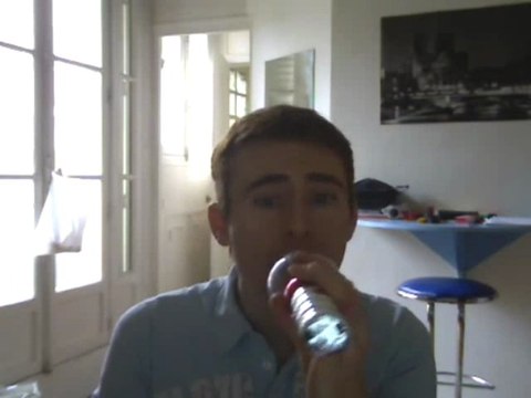 Wiwi égratigne Petites mouches