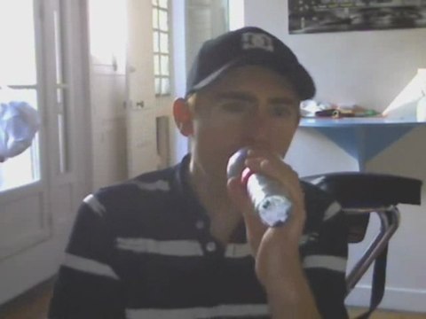 Wiwi égratigne Hey you de Pony Pony Run Run