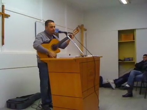 Hermano BOLE chante il s'appelle JESUS le fils de DIEU