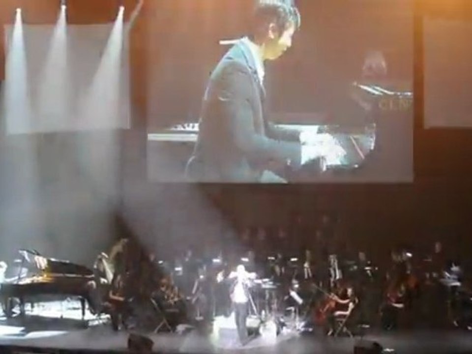 Super Mario by Martin Leung - Videogames Live Paris 21.11.09