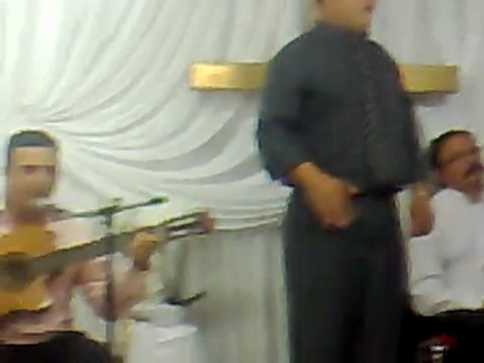 moi entrain de chanté un cantique