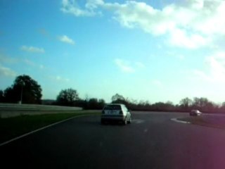 LCR vs Golf 3 GT2876 circuit du vigeant partie 1