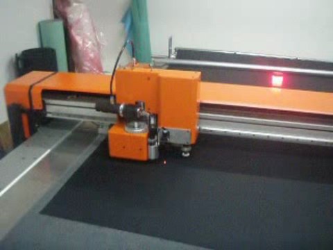 découpe graphcut sur automate de découpe convoyeur vetigraph