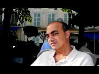 Israël chie sur le drapeau français!