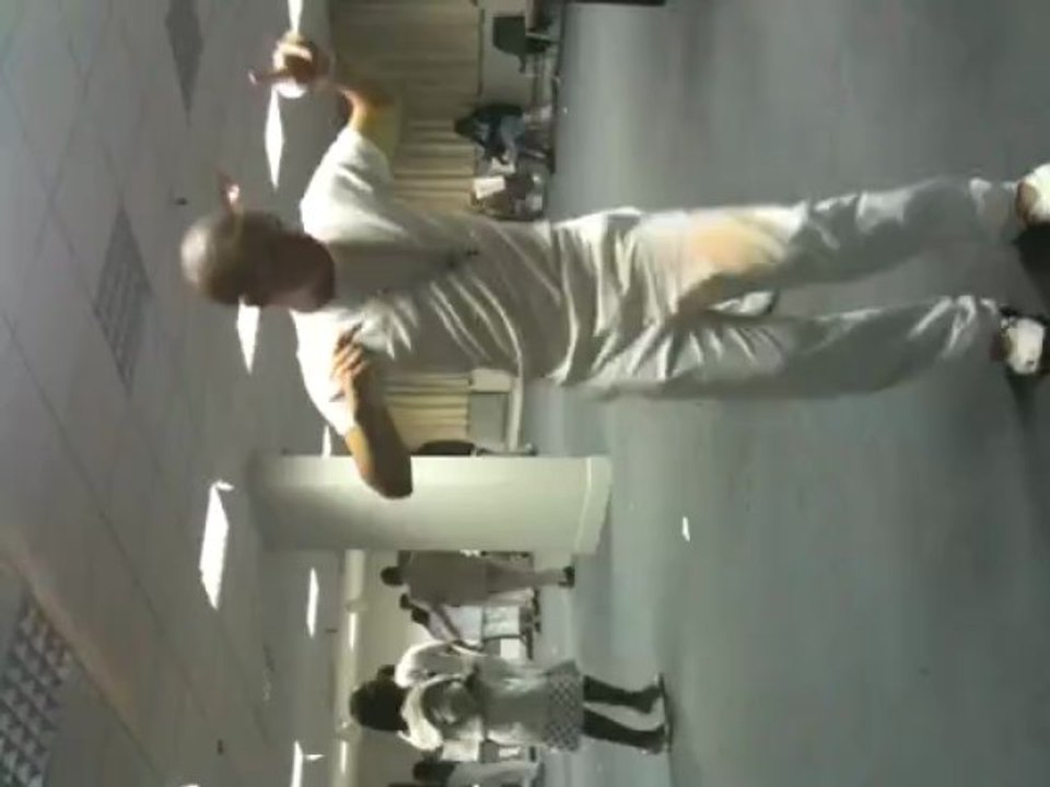 Bradley danse de la salsa! mdrrrr