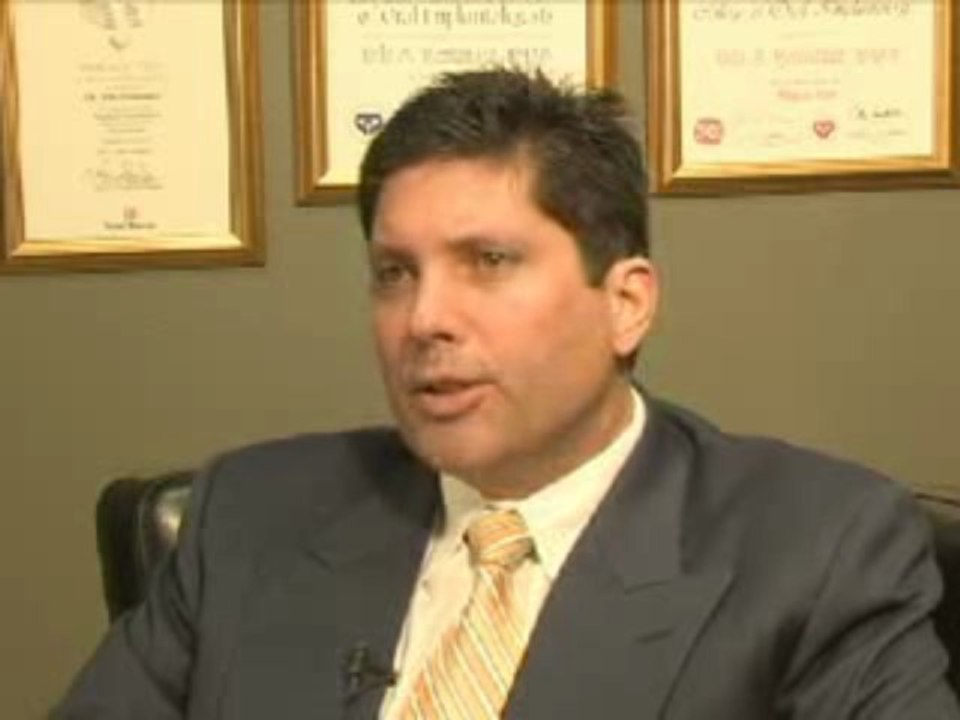 South Miami Cosmetic Dentist Dr. Nilo Hernandez