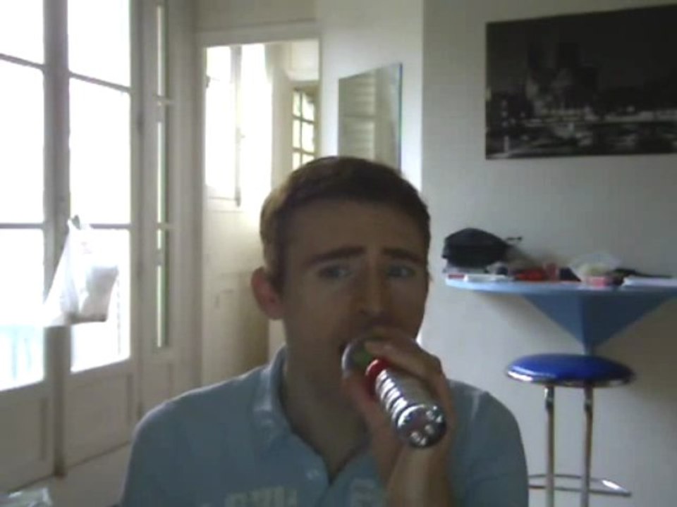 Wiwi égratigne "Keep their heads ringin'"